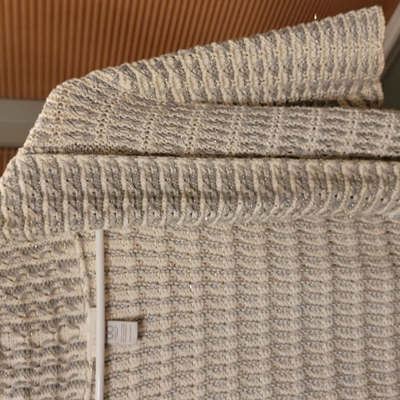 Chicos shawl collar cardigan sweater, size 00, Chicos size chart 0/2-XS - Picture 4 of 8